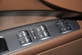 2015款大众辉腾3.0L精英定制型