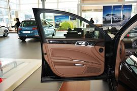 2015款大众辉腾3.0L精英定制型