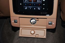 2015款大众辉腾3.0L精英定制型