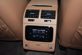 2015款大众辉腾3.0L精英定制型