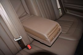 2015款大众辉腾3.0L精英定制型