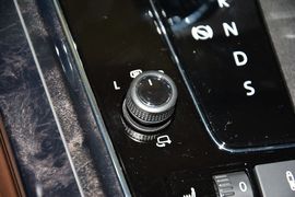 2015款大众辉腾3.0L精英定制型