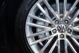 2015款大众辉腾3.0L精英定制型