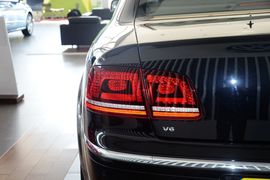 2015款大众辉腾3.0L精英定制型