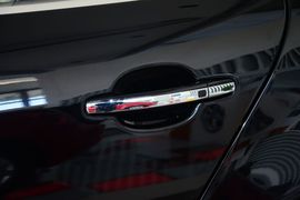 2015款大众辉腾3.0L精英定制型