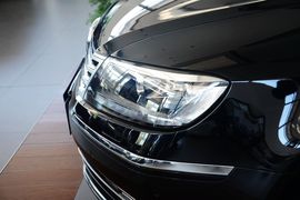 2015款大众辉腾3.0L精英定制型