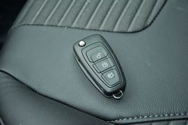 2015款福特福克斯两厢1.5L