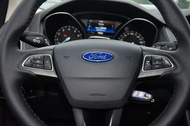 2015款福特福克斯两厢1.5L