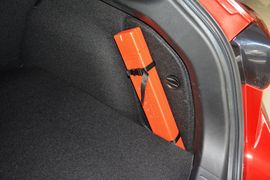 2016款马自达昂克赛拉两厢2.0L自动运动型