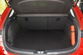 2016款马自达昂克赛拉两厢2.0L自动运动型