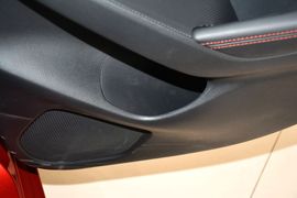 2016款马自达昂克赛拉两厢2.0L自动运动型