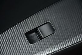 2016款马自达昂克赛拉两厢2.0L自动运动型