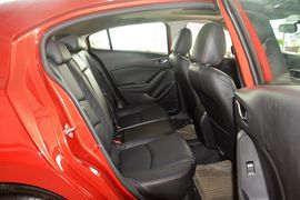 2016款马自达昂克赛拉两厢2.0L自动运动型