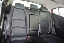 2016款马自达昂克赛拉两厢2.0L自动运动型