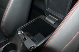 2016款马自达昂克赛拉两厢2.0L自动运动型