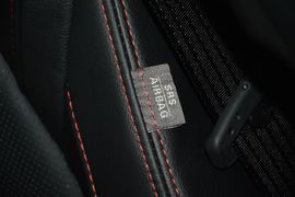 2016款马自达昂克赛拉两厢2.0L自动运动型