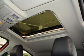 2016款马自达昂克赛拉两厢2.0L自动运动型