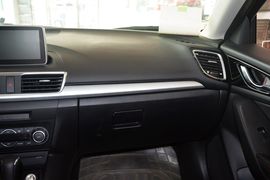 2016款马自达昂克赛拉两厢2.0L自动运动型