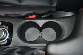 2016款马自达昂克赛拉两厢2.0L自动运动型