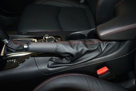 2016款马自达昂克赛拉两厢2.0L自动运动型