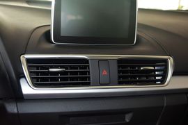 2016款马自达昂克赛拉两厢2.0L自动运动型