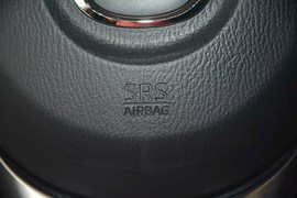 2016款马自达昂克赛拉两厢2.0L自动运动型