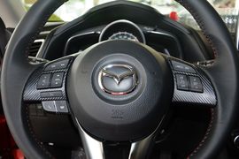 2016款马自达昂克赛拉两厢2.0L自动运动型