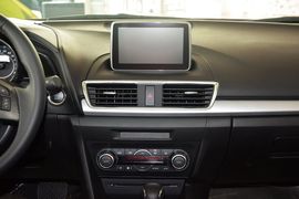 2016款马自达昂克赛拉两厢2.0L自动运动型