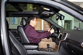   2015款Jeep大切诺基3.0L旗舰尊悦版到店实拍