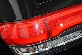 2015款Jeep大切诺基3.0L旗舰尊悦版