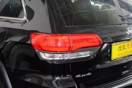   2015款Jeep大切诺基3.0L旗舰尊悦版