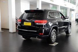 2015款Jeep大切诺基3.0L旗舰尊悦版