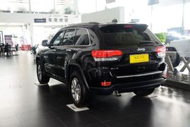 2015款Jeep大切诺基3.0L旗舰尊悦版