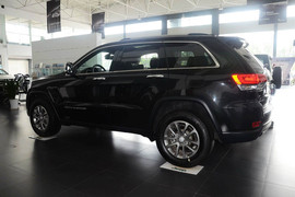 2015款Jeep大切诺基3.0L旗舰尊悦版