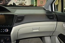 2016款本田思域1.8L自动舒适版