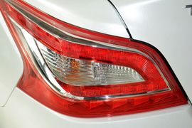 2013款日产天籁2.5L