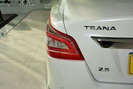 2013款日产天籁2.5L