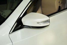 2013款日产天籁2.5L