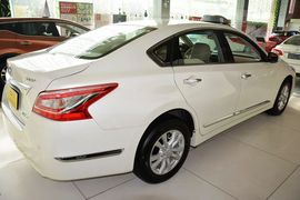 2013款日产天籁2.5L