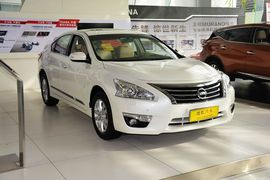 2013款日产天籁2.5L