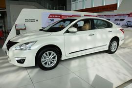 2013款日产天籁2.5L