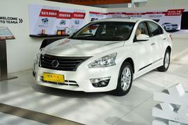 2013款日产天籁2.5L