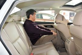 2013款日产天籁2.5L
