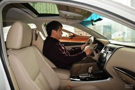 2013款日产天籁2.5L