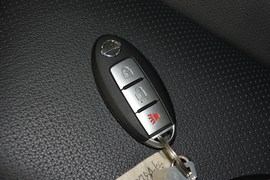 2013款日产天籁2.5L