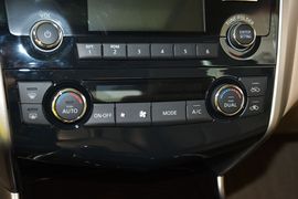 2013款日产天籁2.5L