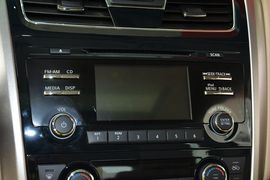 2013款日产天籁2.5L