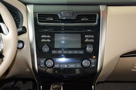2013款日产天籁2.5L