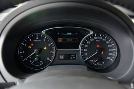2013款日产天籁2.5L