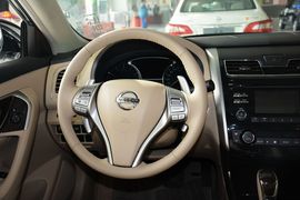 2013款日产天籁2.5L